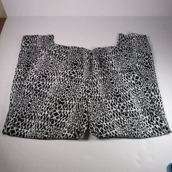 Victoria Secret Lightweight Easy Joggers Dot Leopard White and Black Size Small - Picture 2 of 4